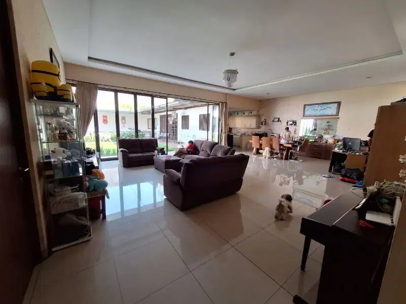 Dijual Rumah Luas Dan Nyaman Full Furnished Di Cipaku Indah 5