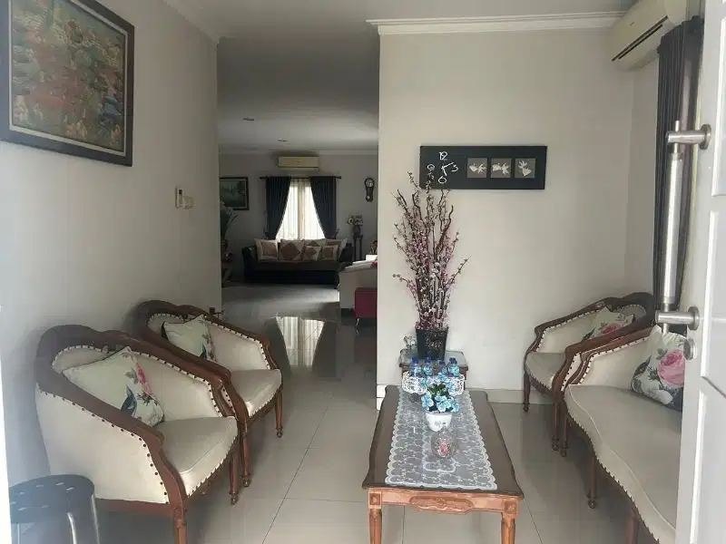 DIJUAL. RUMAH DI CLUSTER BARU KOTA WISATA, DEKAT MAL
