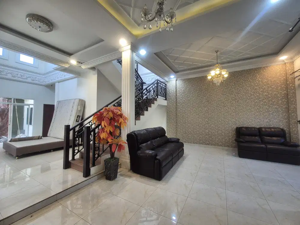 Dijual villa di jalan setia maju sunggal