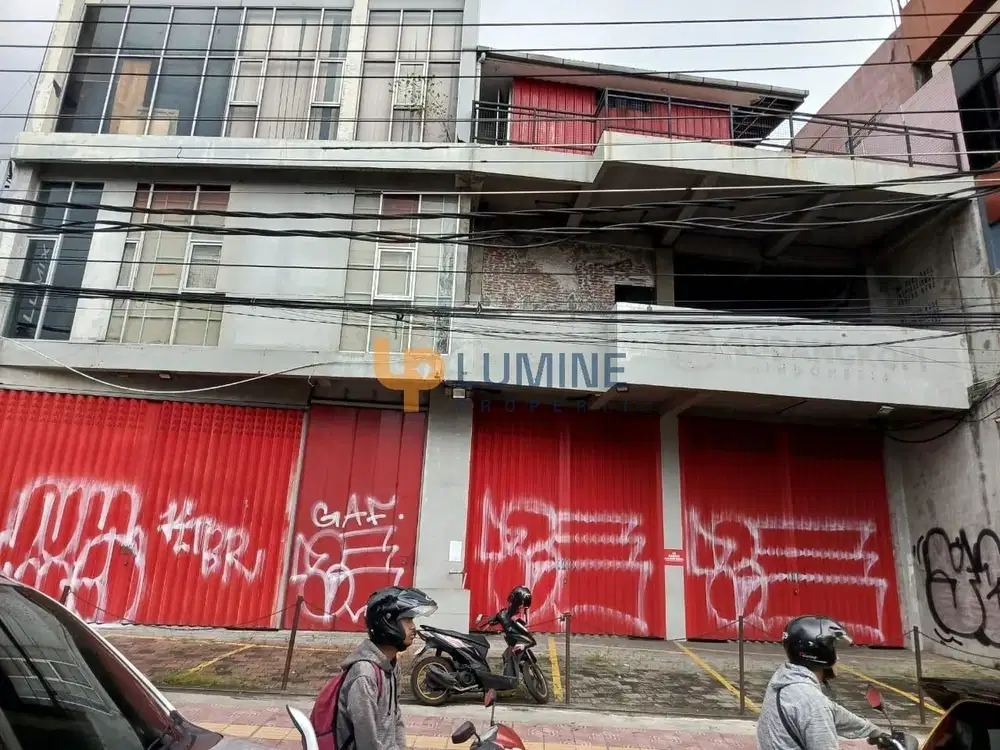 RUKO 3 LANTAI BESAR LOKASI STRATEGIS DI GEJAYAN