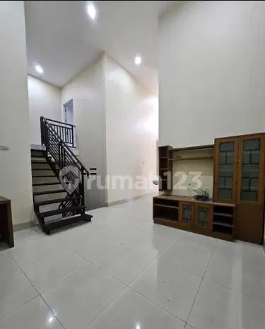 Rumah Rapih Siap Huni di Cluster Modernland Tangerang