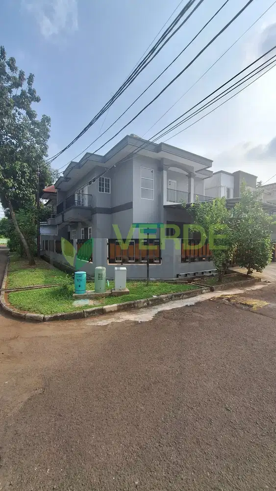 JUAL BARU RENOVASI - rumah di Sektor 1G