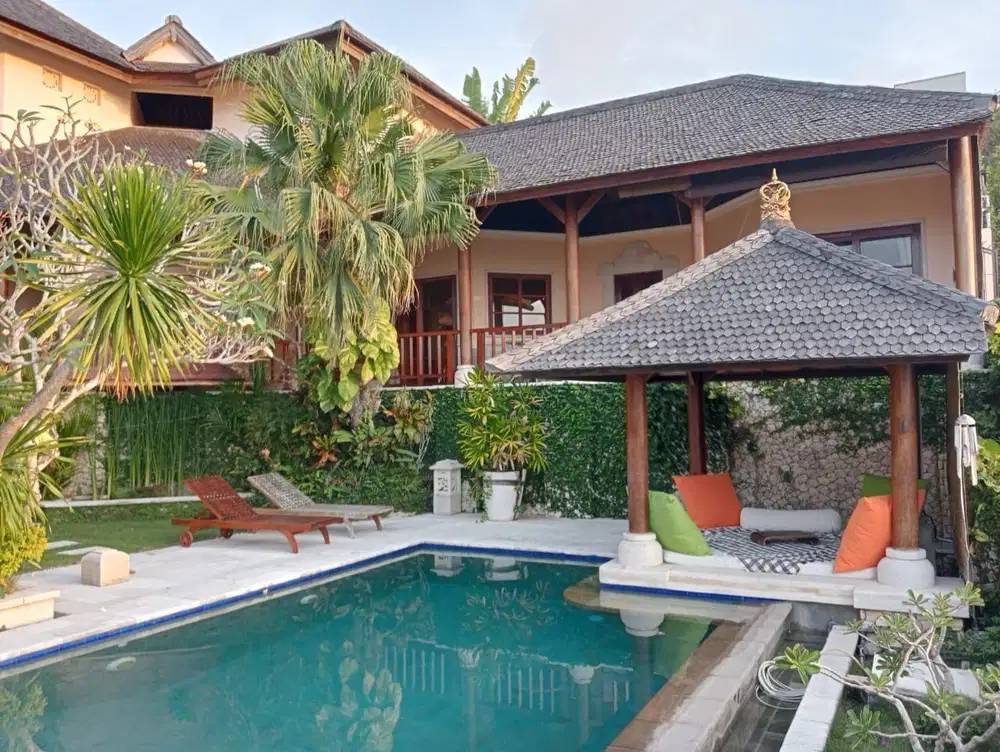 VILLA SUNSET TO SUNRISE VIEWS INSIDE TIARA NUSA