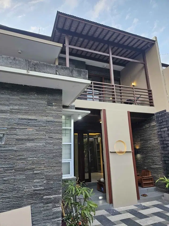 RUMAH SEMI VILLA DI KAWASAN ELITE TUKAD PAKERISAN