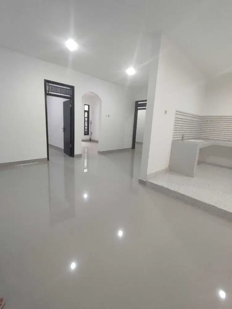 Jual rumah baru renovasi Lokasi di tengah kota Sayap ciateul