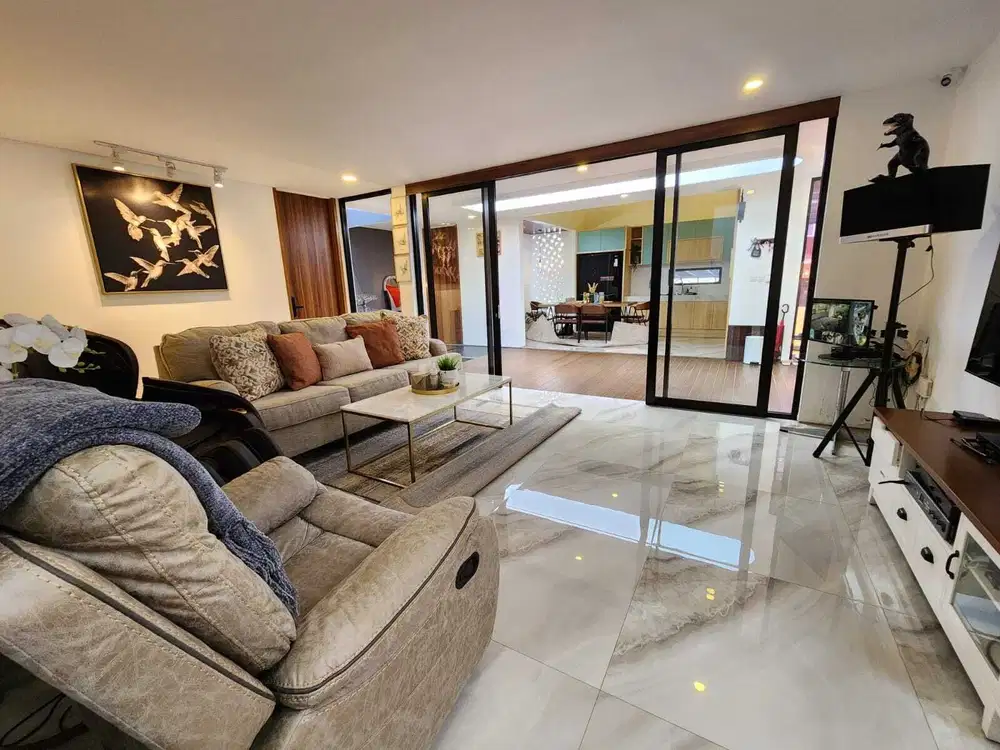 Dijual cepat Rumah 2 lantai di Setiabudhi