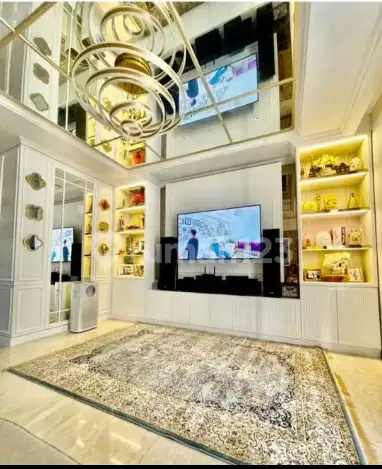 Rumah 3 Lantai Sudah Renovasi Furnished di Cluster Kimora , Tangerang