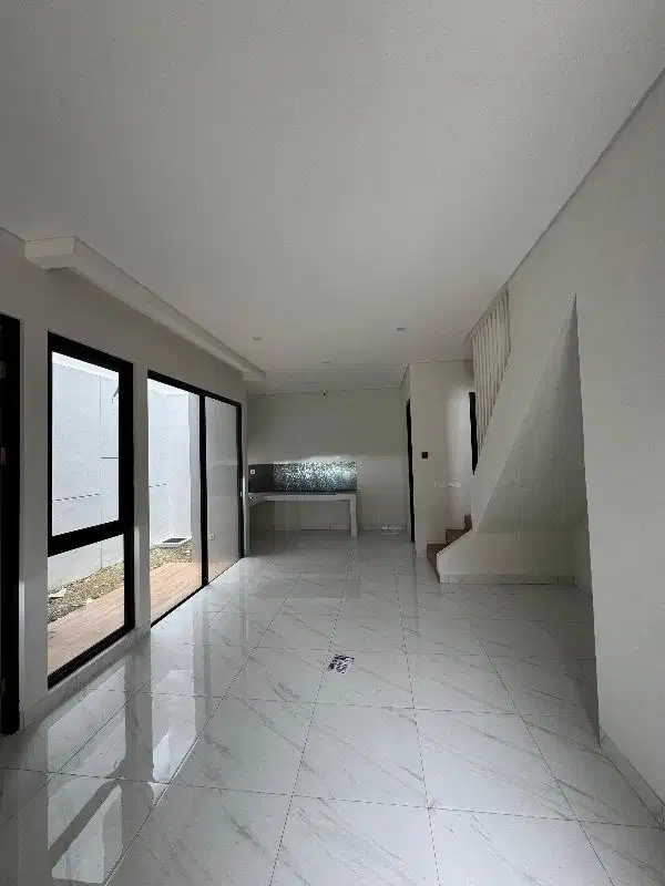 DIJUAL RUMAH BARU DI CLUSTER TENGAH KOTA WISATA, SIAP HUNI