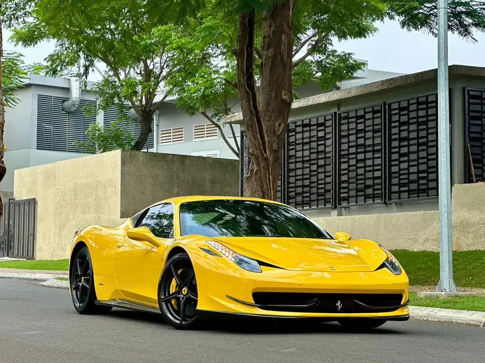 CASH Ferrari 458 Italia 2013 Low KM Like New