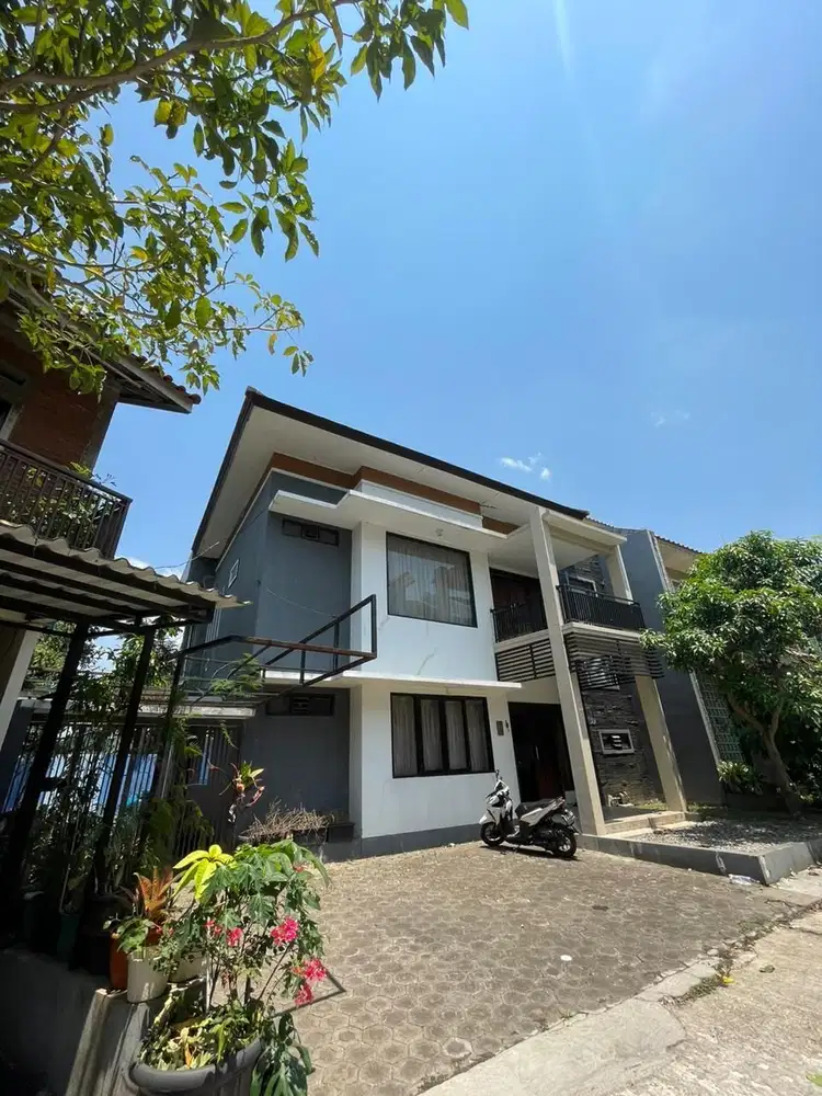 Dijual CEPAT Rumah murah Furnish 2 lantai bagus di Dago, Bandung