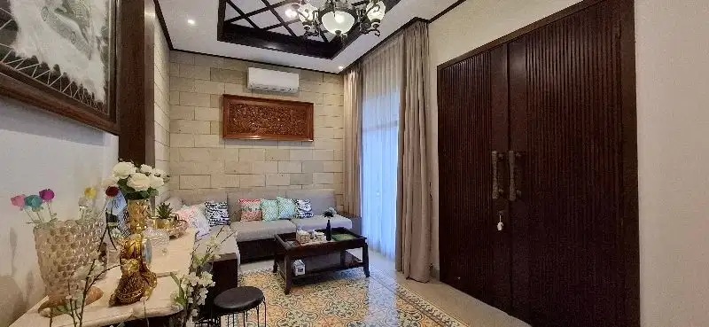 DIJUAL RUMAH MEWAH HOEK TURUN HARGA & FULL FURNISH DI CLUSTER BARU!