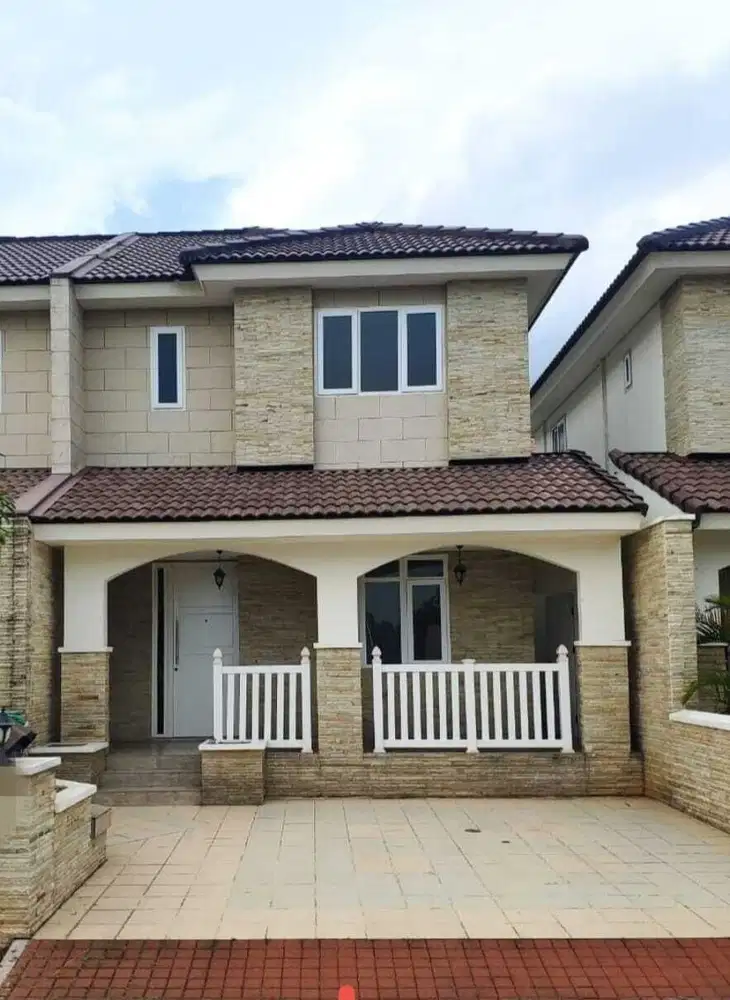 DIJUAL RUMAH MURAH 2 LANTAI & SIAP HUNI DI SAKURA REGENCY 3!