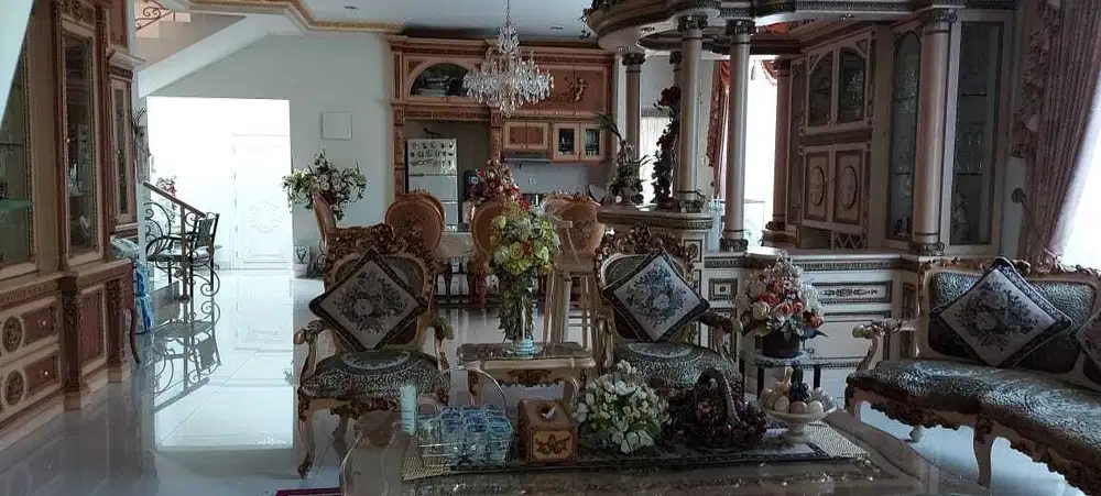 RUMAH RASA VILLA MEWAH DI SENTUL CITY TAMAH PARAHYANGAN