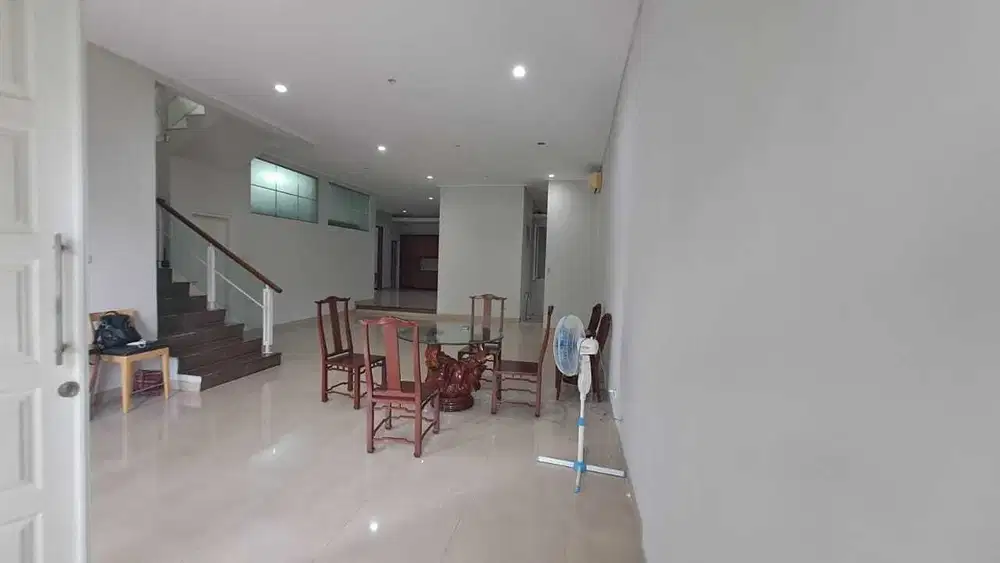 DIJUAL RUMAH MEWAH 2 LANTAI BEBAS BANJIR DI PONDOK INDAH, JAKSEL!
