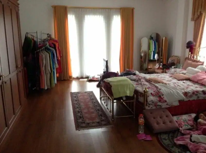 Rumah dijual cepat lingkungan tenang, aman daerah Kemanggisan