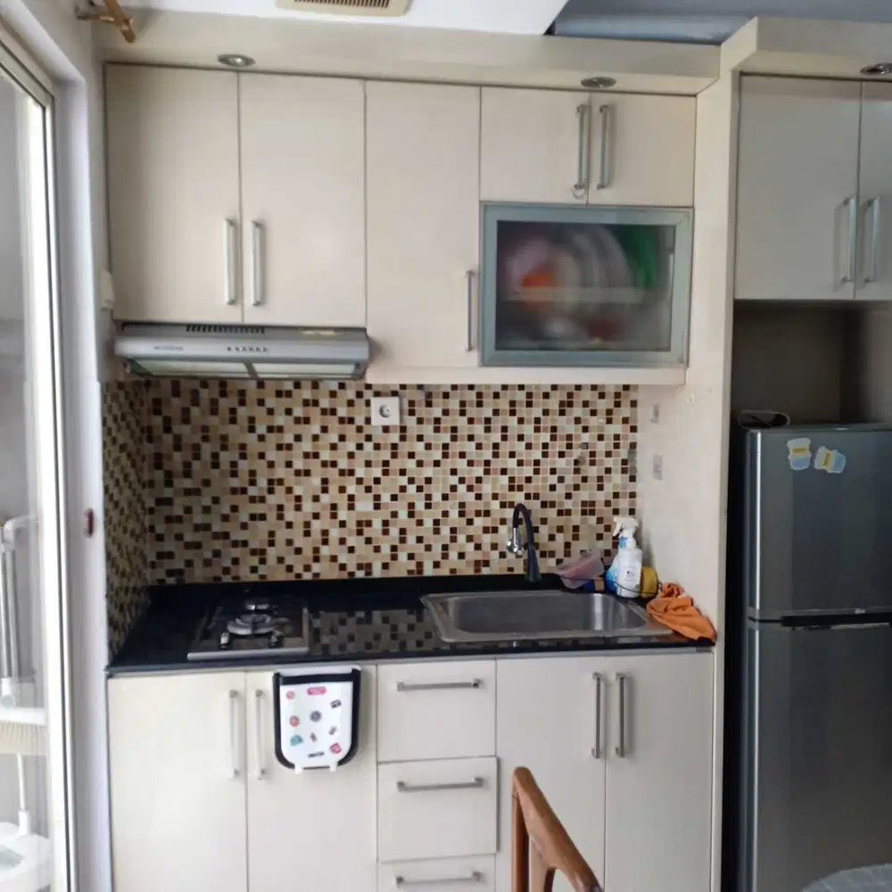 dijual 2BR furnished apartemen royal mediterania residences