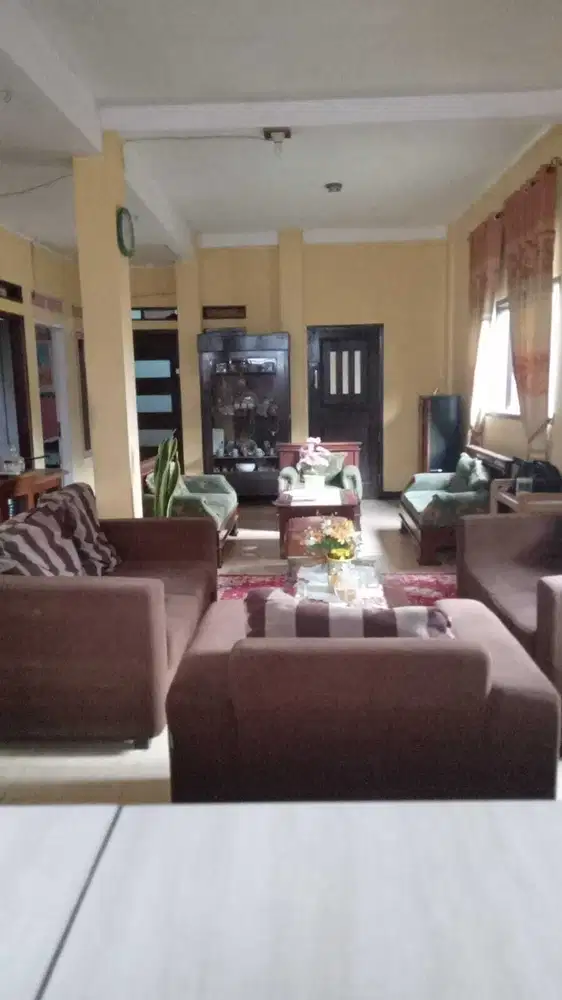 Di jUal Rumah 2,5 Lantai Ada Basement