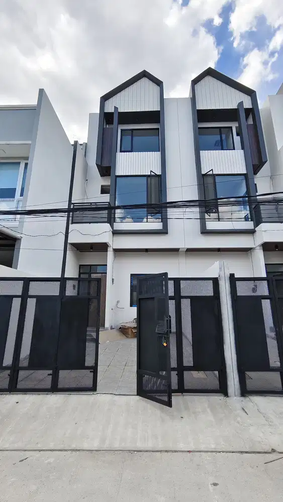 Rumah Baru 3 Lantai Desain Terbaik di Duri Kepa