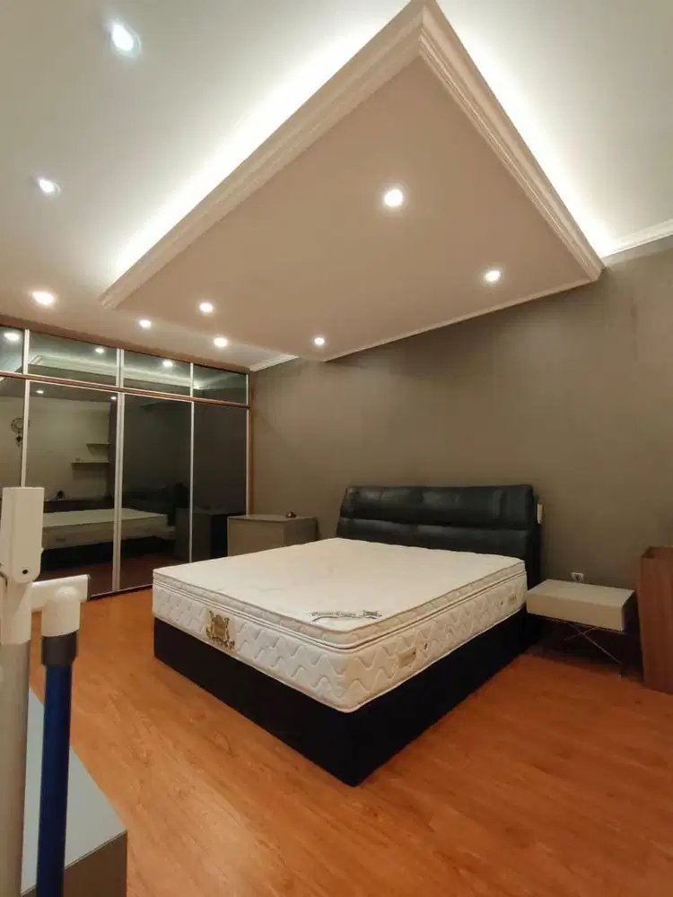 Dijual Exclusive House Greenlake