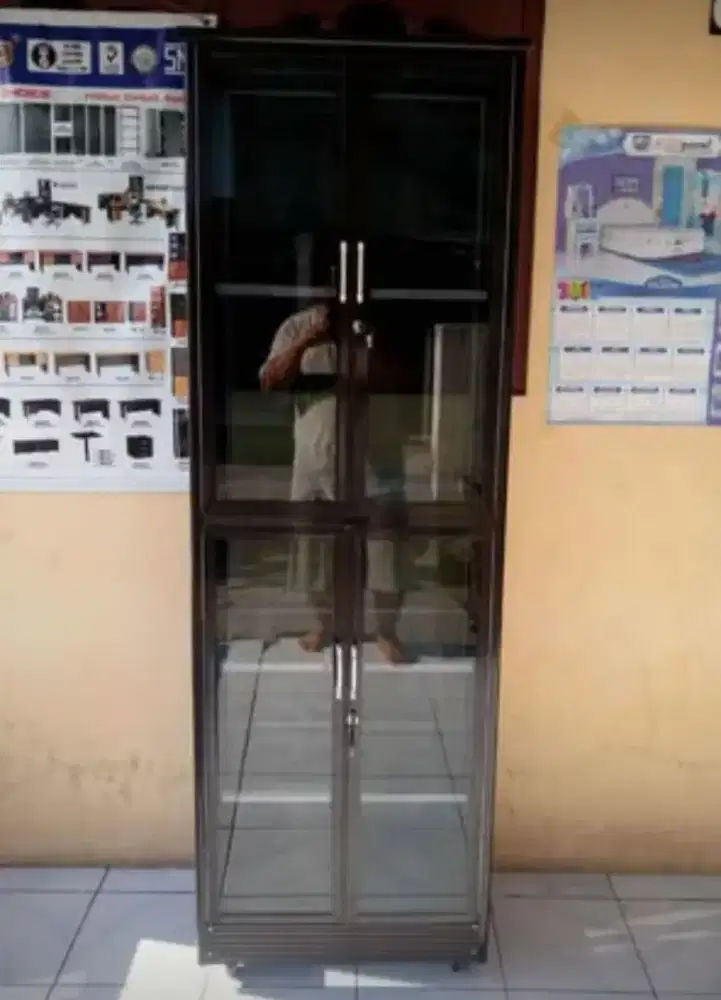 Lemari Serbaguna Aluminium 2P Frame Coklat Kaca Riben + Roda 60-180