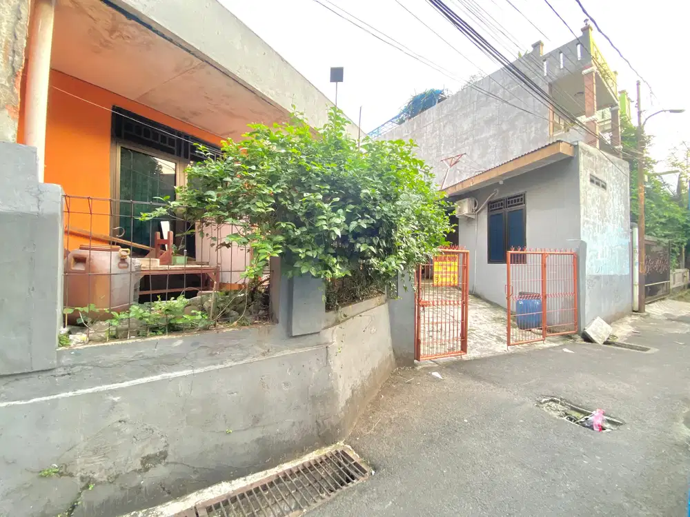 Rumah Plus Kontrakan Pusat Kota Ciracas Jakarta Timur