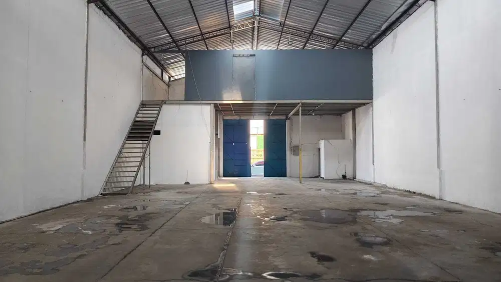 DISEWA GUDANG KAMAL MUARA LUAS 300 M²