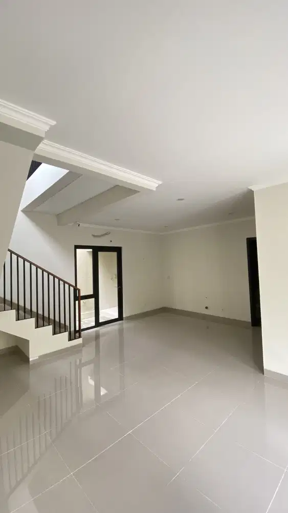 Dijual Rumah Hoek Siap Huni 4 Kamar di Gading Serpong