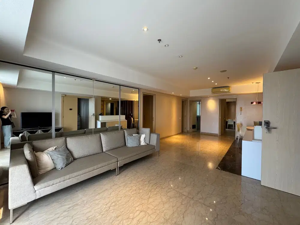 Jual apartemen royale springhill 3 kamar 196 meter golf sea view