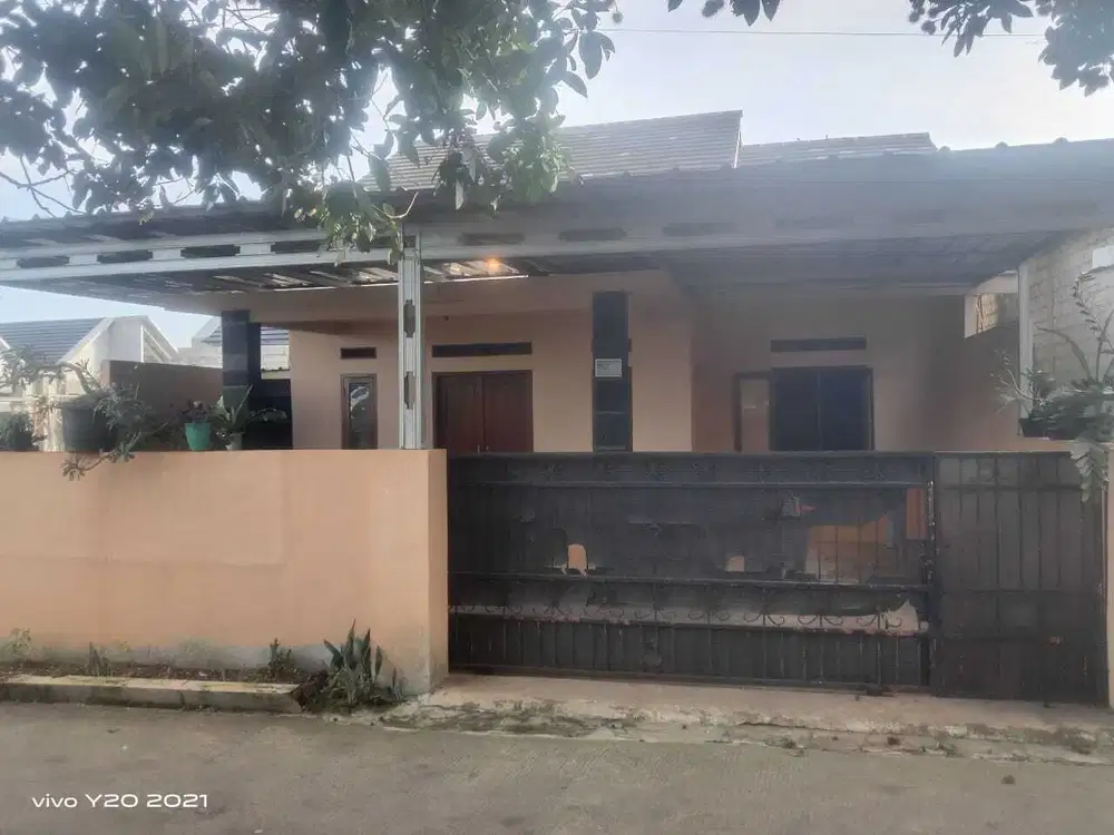 700 Rumah Secondary 1Lt Modern Minimalis Tanah Luas 272 m² di Sawangan