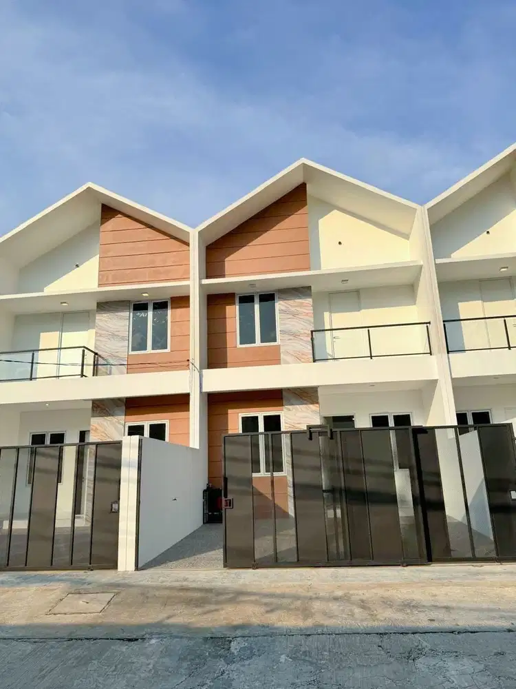 Jarang Ada Rumah 2 Lantai Lebar 6 di Kav DKI Meruya