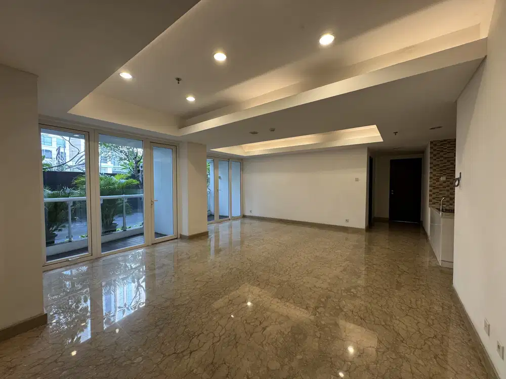 Apartemen royale springhill kemayoran 3BR 192 meter murah
