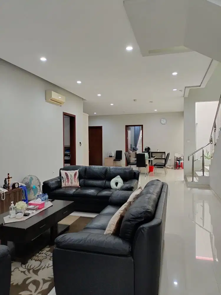 RUMAH PIK1 GARDEN HOUSE 10X25 BANGUN SENDIRI,2,5 LANTAI,SEMI FURNISH