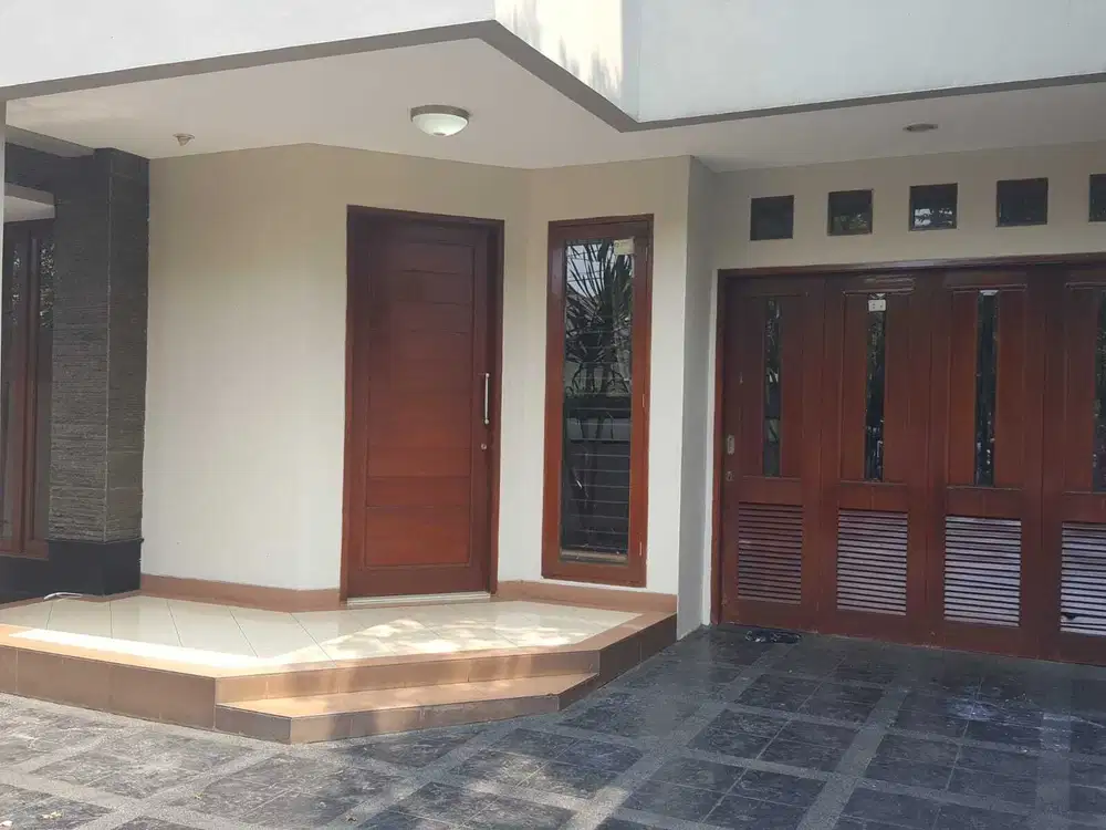 Rumah Puri Indah 2 lantai dalam cluster