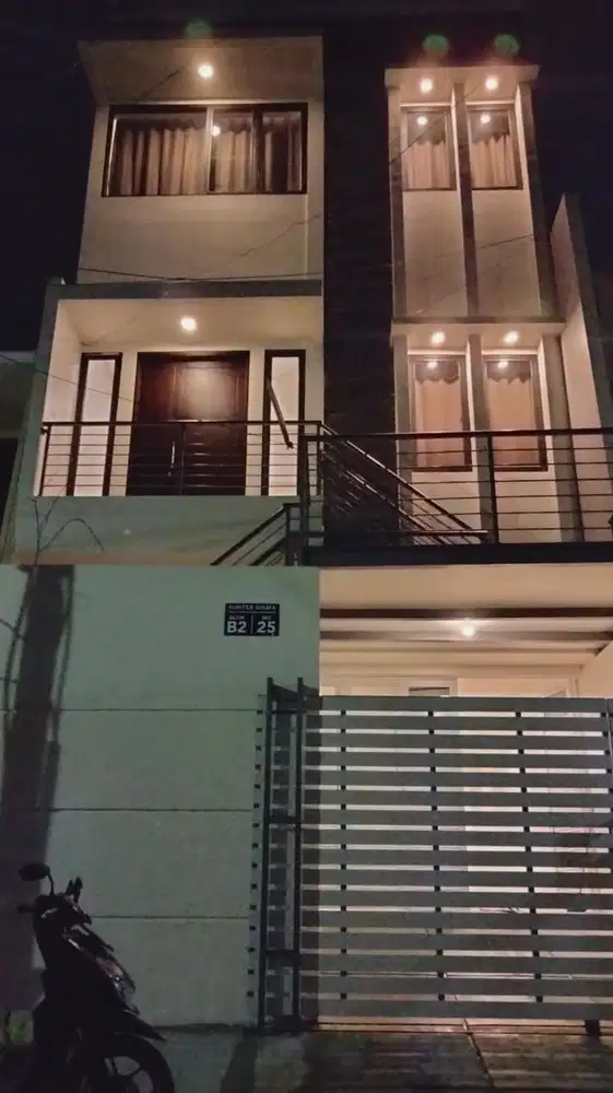 Rumah Bagus 3,5 lantai di Sunter