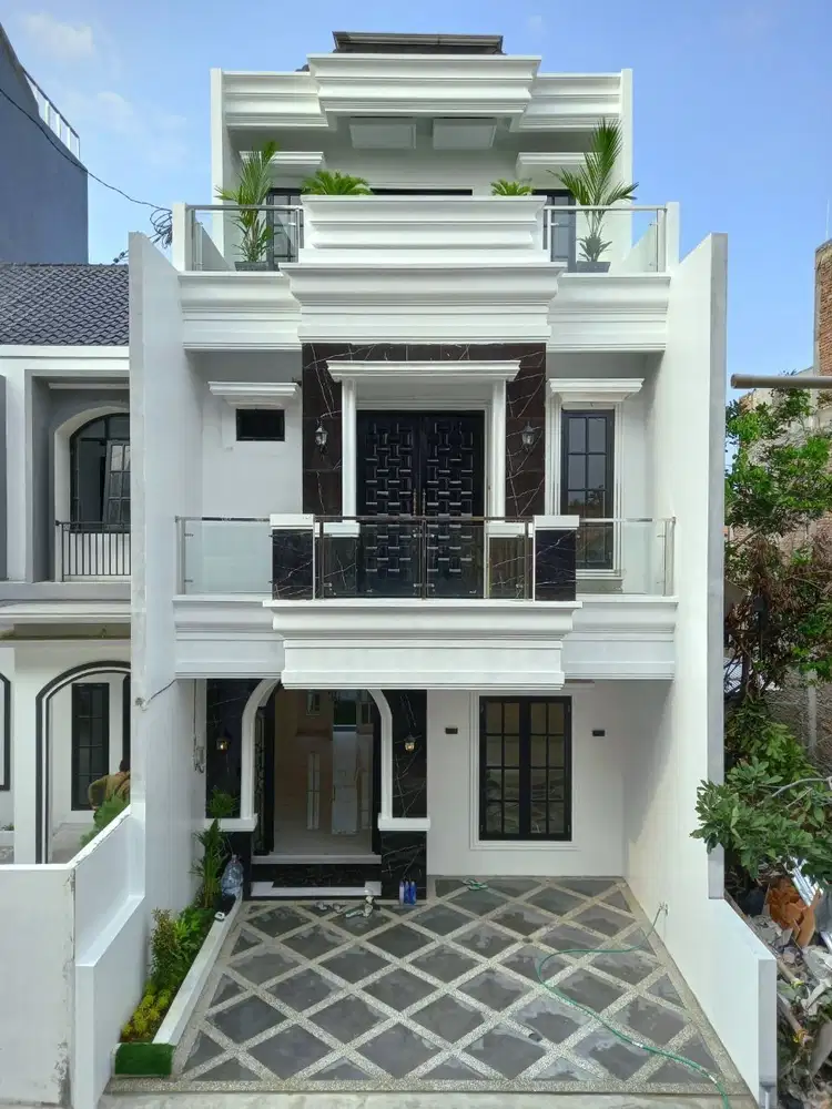 TRJAP059 Rumah 3 Lt Minimalis Modern dalam Perumahan di Jagakarsa