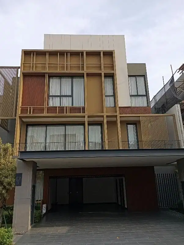 Rumah ready siap Huni full furnish+ Lift di Bsd