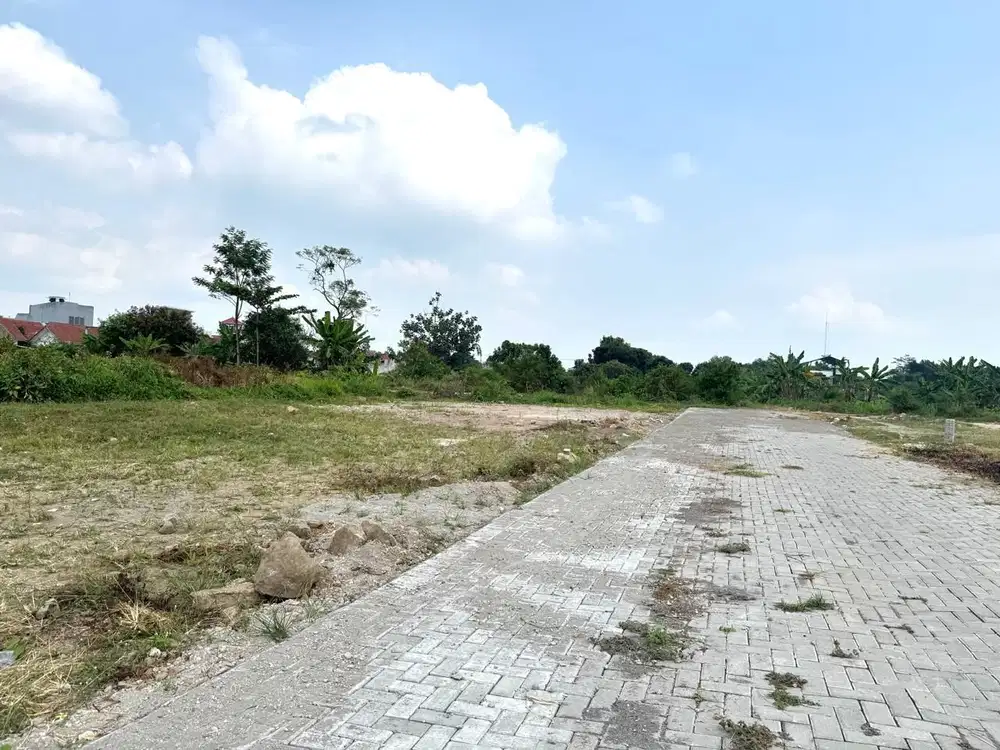 Samping Kampus UTY/RSA UGM, Tanah Dalam Ringroad