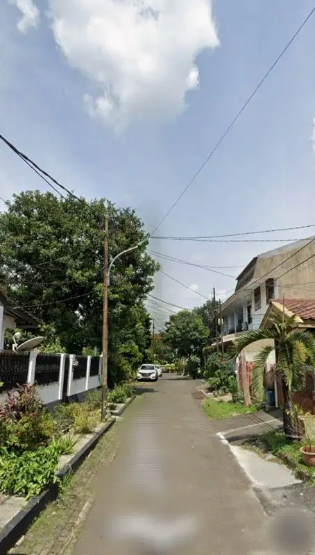 RUMAH NYAMAN LINGKUNGAN ISTIMEWA PONDOK KELAPA