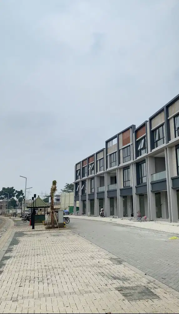 Ruko Siap Pakai Hadap Boulevard Gading Serpong