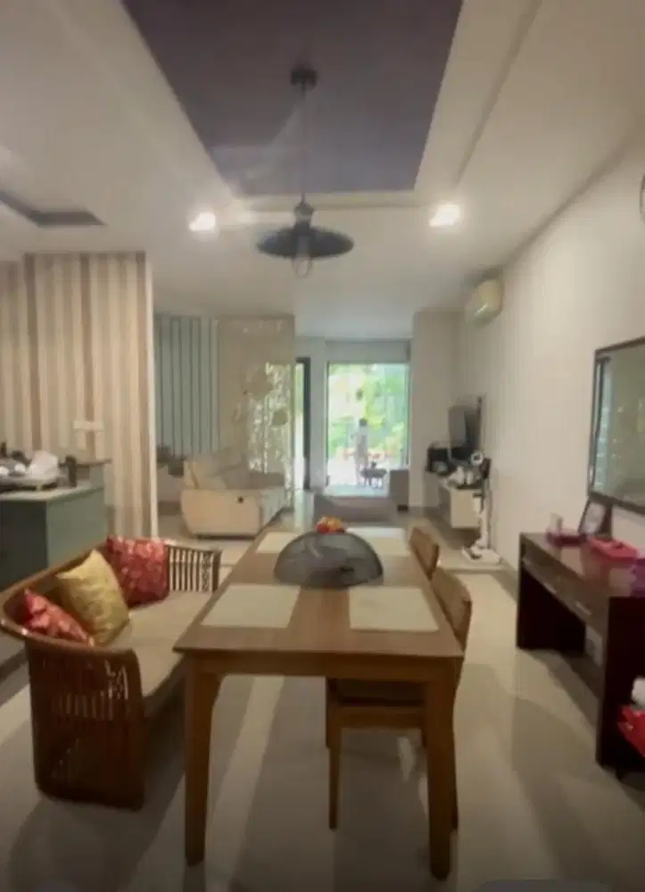 Dijual Rumah bagus siap huni 3 lantai di Citra 8, kalideres, jakarta