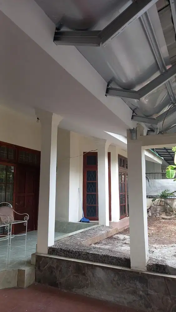 RUMAH  DI KOMPLEK DPR JOGLO DIJUAL BU
