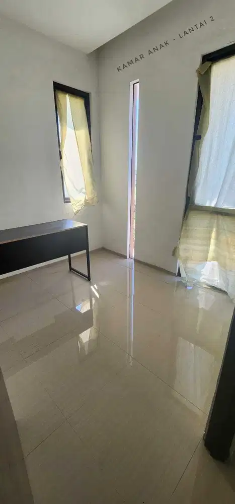 Dijual cepat rumah hoek emerald residence sepatan