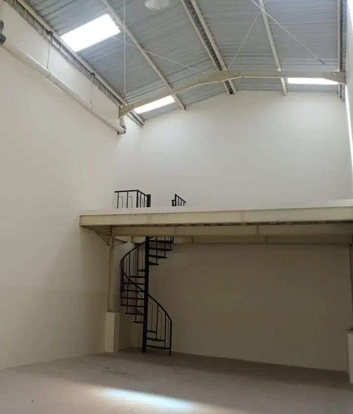 0823-  Disewakan Gudang LT 120 m2 LB 84 m2 di Dascoland Gresik