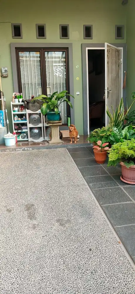 Rumah 2 Lantai sudah Renovasi Siap Huni di Kebon Jeruk Jakarta Barat