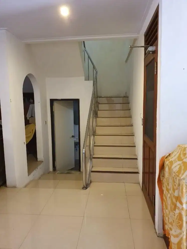 DIJUAL RUMAH BAGUS 2 LANTAI DI SEKTOR 1E SERPONG TANGERANG