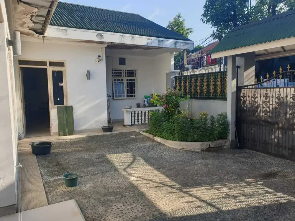 Rumah halaman luas di Condet Jakarta Timur