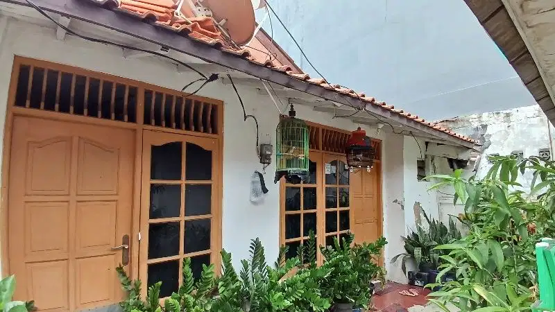 JUAL CEPAT RUMAH INDUK DAN 2 RUMAH KONTRAKAN DI JAKTIM