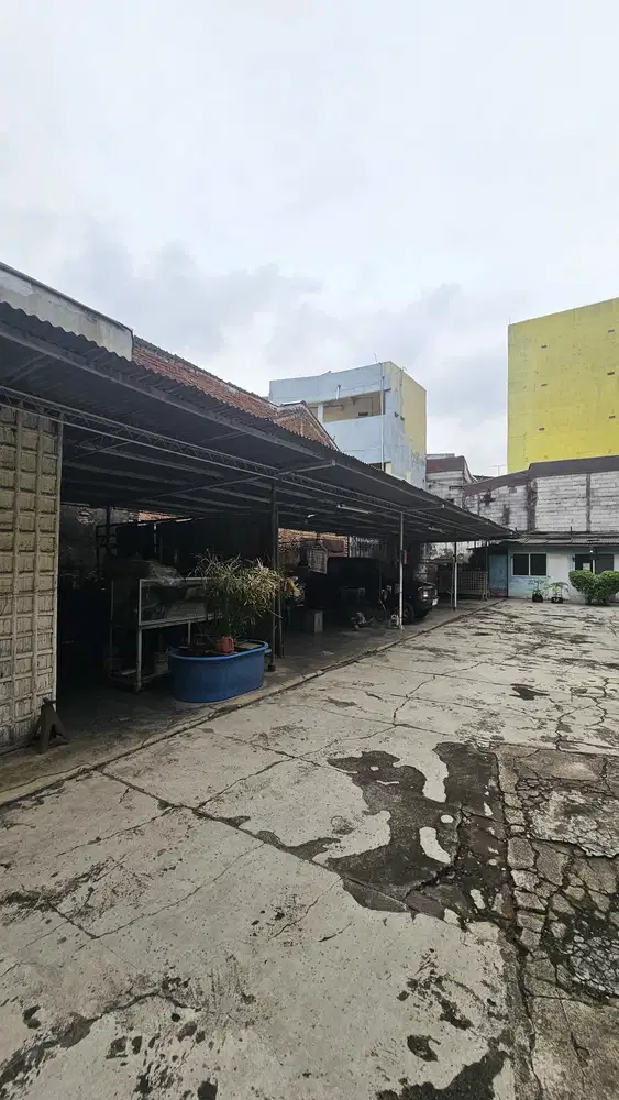 Dijual gudang ex bengkel cocok untuk investasi di Kalibaru JakPus