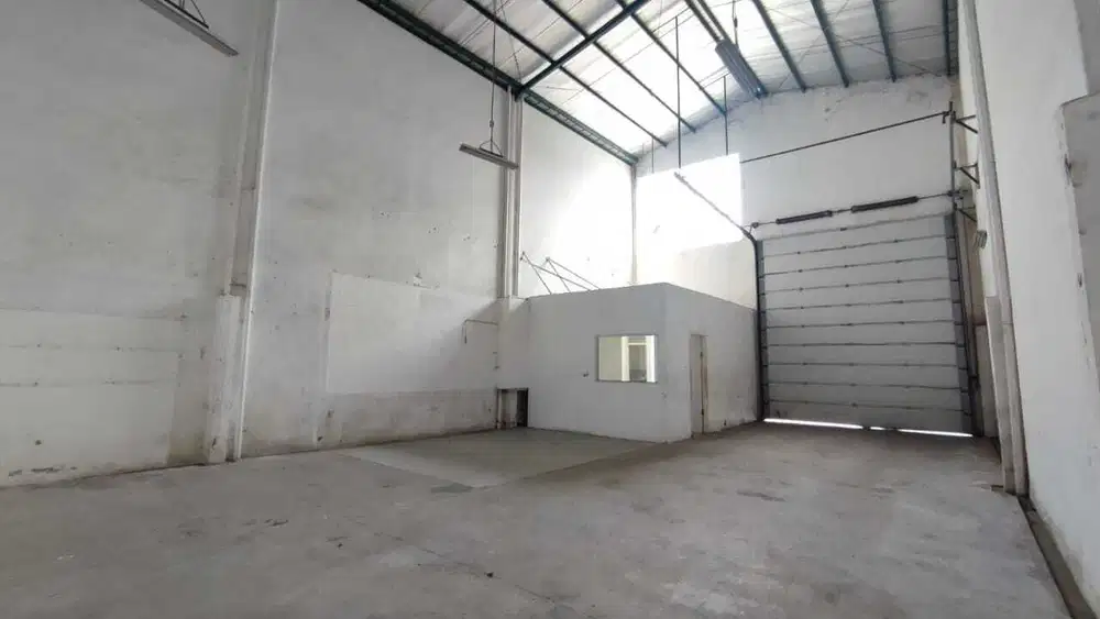 Gudang Bizpark Daan Mogot Jakarta Barat luas 9x20 m ,rapi