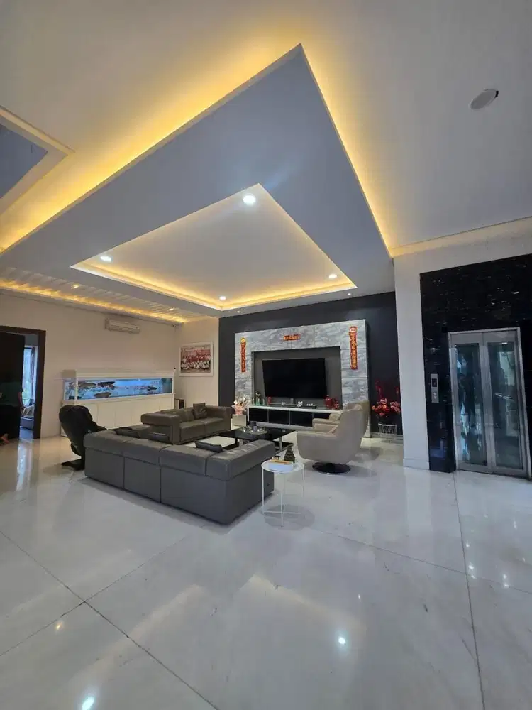 Dijual rumah pik 1 garden house ada roftop hadap selatan timur nego